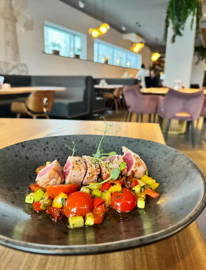 Ресторан Маяк в Архангельске: Еда, Маяк, Смотровая площадка, Вкусно, Банкетный зал, Wi-Fi, Грузинская кухня, Восточная кухня, Европейская кухня, Азиатская кухня, Для влюбленных,