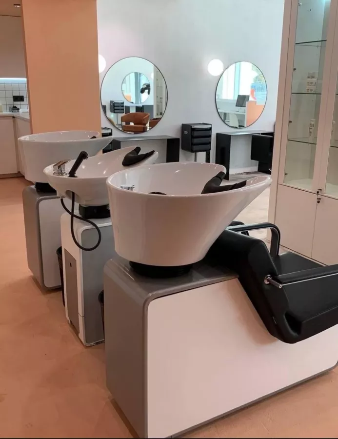 Бьюти коворкинг Cuteam в Москве: Коворкинг, Beauty коворкинг, Бьюти коворкинг , Для мастера, Бьюти мастер, Аренда офиса, Аренда помещения, Педикюр, Маникюр, Визажист, Бровист,