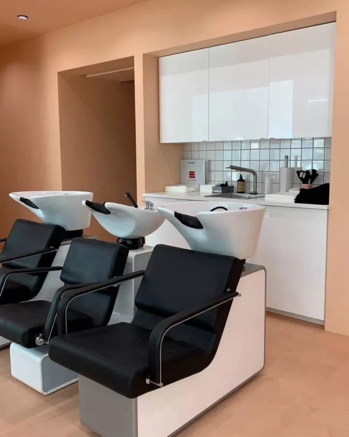 Бьюти коворкинг Cuteam в Москве: Коворкинг, Beauty коворкинг, Бьюти коворкинг , Для мастера, Бьюти мастер, Аренда офиса, Аренда помещения, Педикюр, Маникюр, Визажист, Бровист,