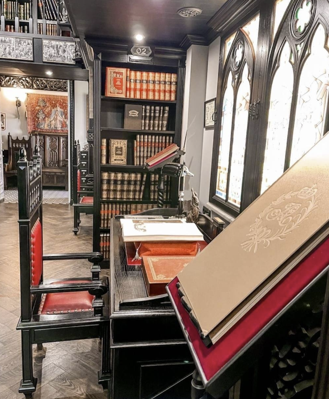 Книжный магазин "Книжная Капелла"