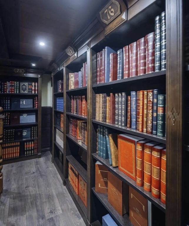 Книжный магазин "Книжная Капелла"