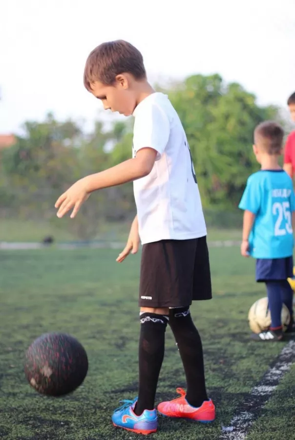 Футбольное Поле KB Football Club Chalong в Пхукете: Стадион, Тренировка, Футбол, Турнир,
