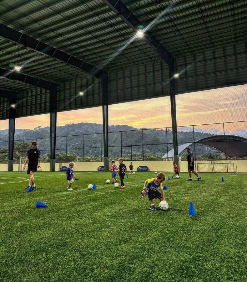Футбольная Школа Phuket Dolphins в Пхукете: Football, For Kids, Trainings, Coaches, Футбол, Для детей, Тренировки, Тренеры,