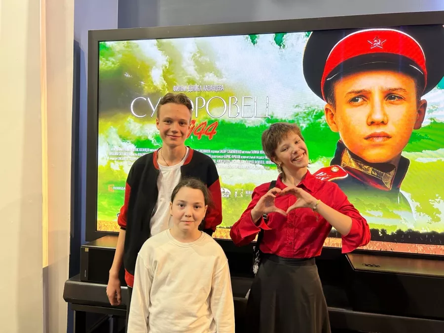 Киношкола Краски в Новосибирске: Киношкола, Актёрское мастерство, Сценическая роль, Сценические движения, Сценический бой, Творчество, Телевиденье, Ораторское искусство, Курсы, Кино, Кинематограф, Драматургия ,