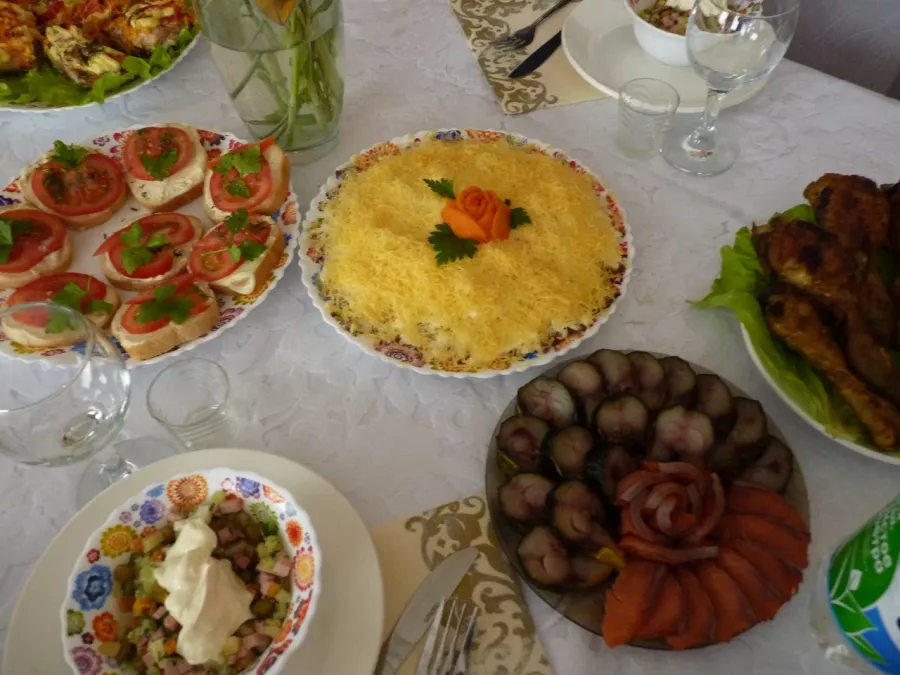 Кафе Маяк в Омске: Еда навынос, День рождение, Алкоголь, Русская кухня, Кофе с собой, Вкусно, Оплата картой, Wi-Fi, Гостиница, Coffee to go, Банкеты,