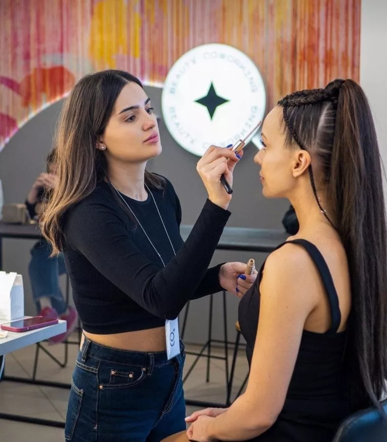 Бьюти-коворкинг Glow в Ростове-на-Дону: Beauty коворкинг, Любить себя, Бьюти коворкинг, Коворкинг, Рабочее место, Аренда кабинета, Аренда офиса, Парикмахер, Косметолог, Для мастера, Бьюти мастер, Маникюр, Бровист,