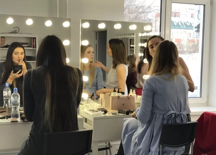 Бьюти-коворкинг Abeille в Казани: Beauty коворкинг, Любить себя, Beauty мастер, Для мастера, Стилист, Бьюти-коворкинг, Студия красоты, Парикмахер, Маникюр, Визажист,