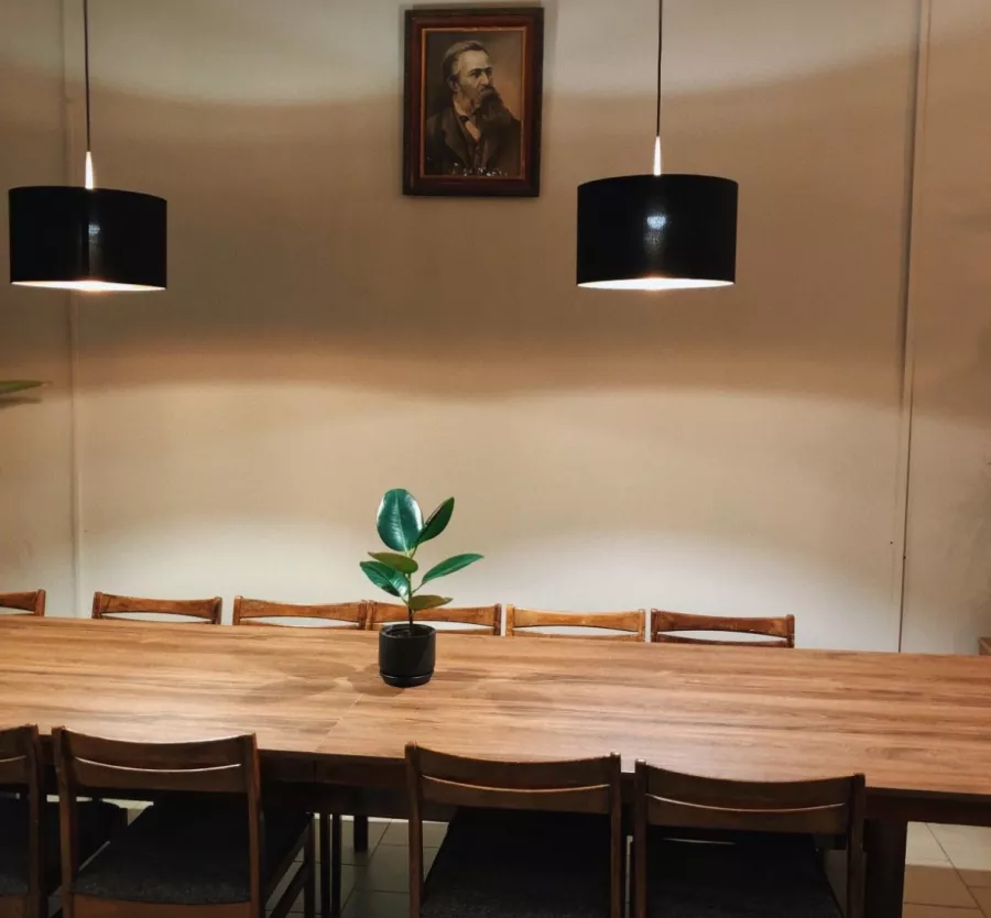 Коворкинг Кому Какое Дело в Ставрополе: Кофейня коворкинг, Коворкинг, Место для работы, Рабочее место, Тихое место, Для работы, Книги, Анти кафе, Аренда помещений,