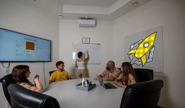 Коворкинг - центр YellowRockets