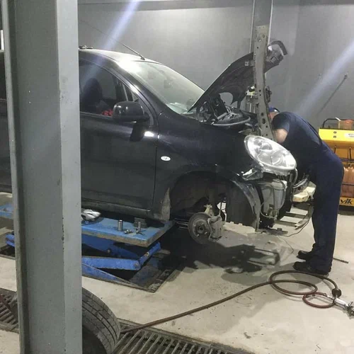 Автосервис Империя Сервис Авто в Хабаровске: СТО, Ремонт Авторефрижераторов, Установка Фаркопа, Сварочные Работы, Предрейсовый Техосмотр, Ремонт Прицепов, Развал-Схождение, Ремонт АКПП, Ремонт Двигателя, Замена Масла, Установка Практроника, Ремонт Стартеров, Чистка Форсунок, Ремонт Форсунок, Ремонт Фар, Шумоизоляция Авто, Ремонт Автокондиционера,