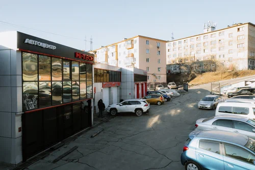 Автосервис Hi-Tech в Владивостоке: СТО, Кузовной Ремонт , Чернение Резины, Сварочные Работы, Хранение Шин, Химчистка Салона, Шиномонтаж , Развал-Схождение , Мойка Автомобиля , Ремонт Автокондиционера, Бронирование Стекол, Ремонт Двигателя, Замена Масла, Покраска Автомобиля , Установка Практроника , Тонировка Стекол, Чистка Форсунок, Заказ Запчастей, Шумоизоляция Автомобиля, Замена ГРМ, Заправка Автокондиционера,
