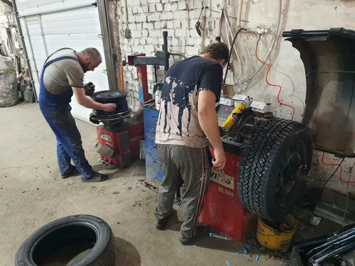 Автосервис Токио-сервис в Новосибирске: СТО, Сварочные Работы, Шиномонтаж, Мотошиномонтаж, Заправка Автокондиционера, Ремонт Автокондиционера, Ремонт АКПП, Ремонт Двигателя, Замена Масла, Ремонт Стартеров, Чистка Форсунок, Ремонт КПП, Ремонт Форсунок, Ремонт ГБЦ, Ремонт РКПП, Заказ Запчастей, Замена ГРМ,