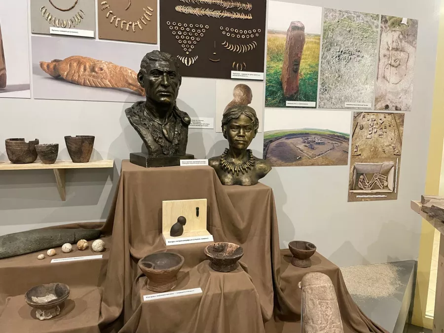 Музей Хакасский национальный краеведческий музей имени Л.Р. Кызласова в Абакане: Музей, Искусство, Культура, История, Древние экспонаты , Экскурсии , Музей Кызласова, Искусство Хакасии, Виртуальные выставки , Традиционная культура, Выставочный зал, Чилим,
