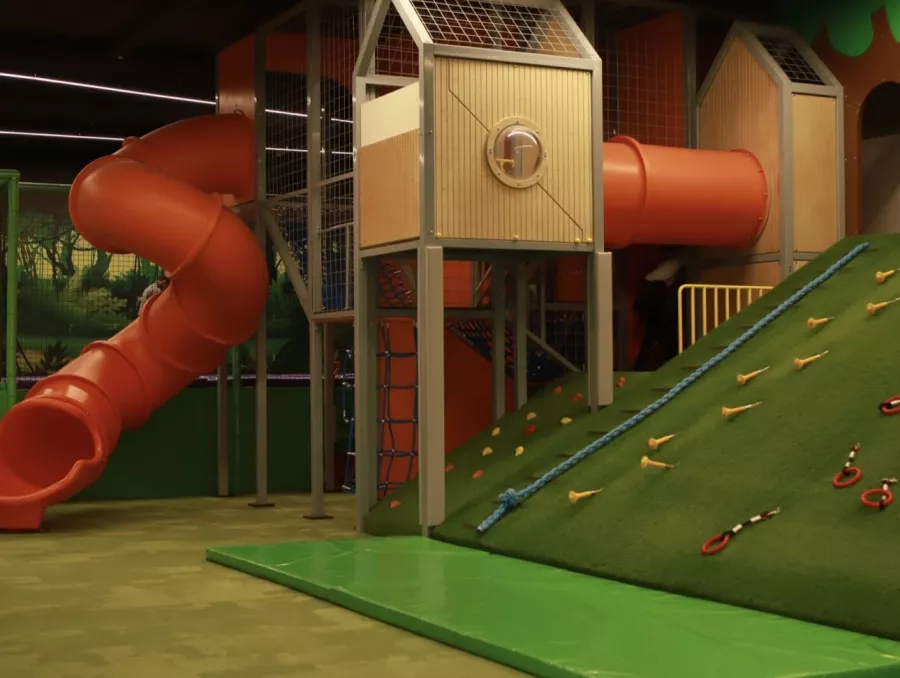 Парк развлечений Kidz club в Казани: Парк аттракционов , Парк развлечений , Для детей , Семейный отдых , Парк, Детский парк, Детский праздник , Аттракционы , Горки,