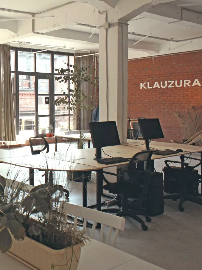 Архитектурный коворкинг Klauzura в Санкт-Петербурге: Архитектура, Коворкинг, Архитектурный коворкинг, Дизайнер проектирование, Место для работы, Где работать, Аренда рабочих мест, Рабочее место, Кофейня,
