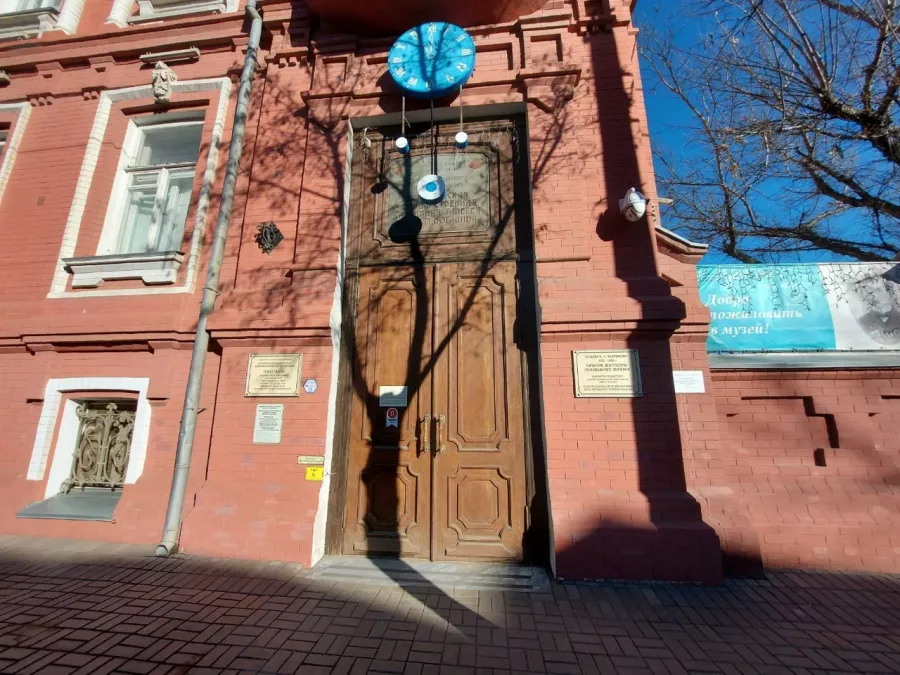 Музей Астраханская государственная картинная галерея имени П. М. Догадина в Астрахани: Картинная галерея , Культура, Чилим, Искусство, История, Виртуальный музей, Русское искусство , Книжная коллекция , Догадинские чтения, Выставочный зал , Музей, Экскурсия,