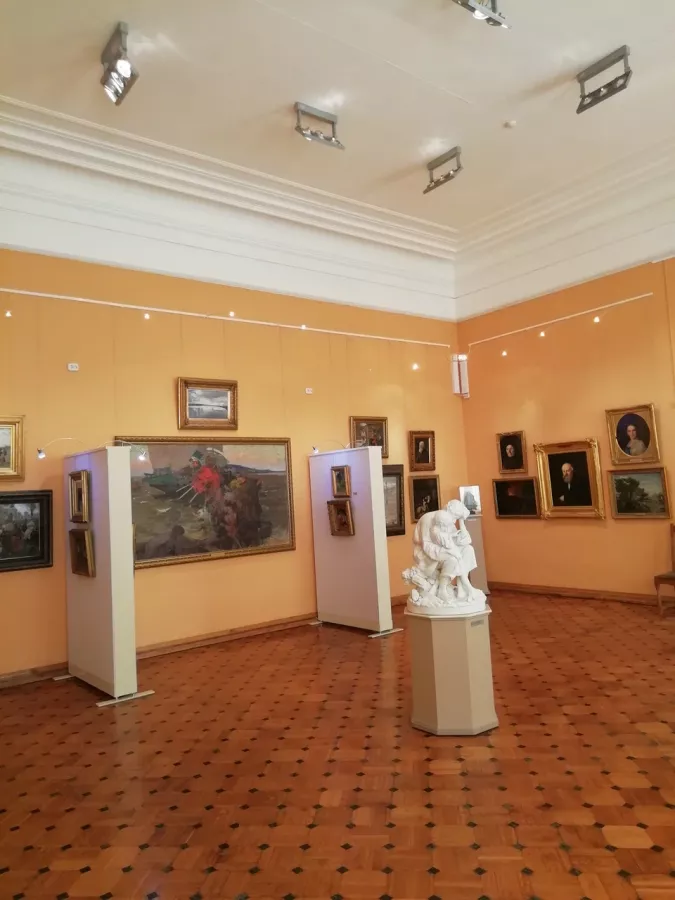 Музей Астраханская государственная картинная галерея имени П. М. Догадина в Астрахани: Картинная галерея , Культура, Чилим, Искусство, История, Виртуальный музей, Русское искусство , Книжная коллекция , Догадинские чтения, Выставочный зал , Музей, Экскурсия,