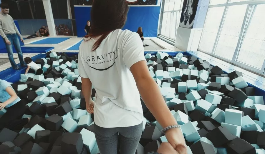 Парк развлечений Gravity в Омске: Парк аттракционов , Парк развлечений , Парк, Семейный отдых , Для детей и взрослых , Детский парк, Детский праздник , Аттракционы , Горки,