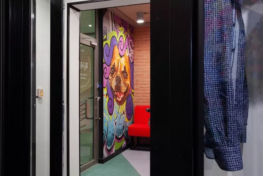 Коворкинг-центр Street art в Екатеринбурге: Аренда рабочих мест, Коворкинг, Место для работы, Где работать, Рабочее место, Бизнес центр, Коворкинг центр, Индивидуальный офис, Аренда офиса, Деятельность,