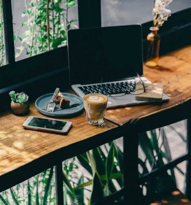 Кофейня-коворкинг Chocolate Bar Secret Garden  в  Санкт-Петербурге