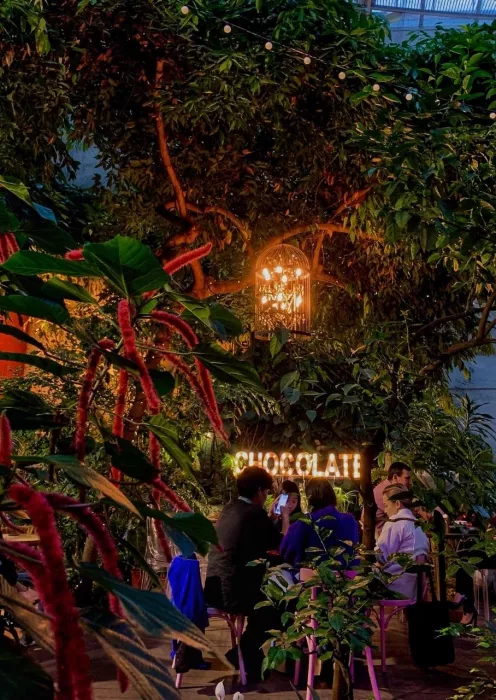 Кофейня-коворкинг Chocolate Bar Secret Garden в Санкт-Петербурге: Бизнес, Место для работы, Десерты, Где работать, Кофейня, Для работы, Кофе, Можно с ноутбуком, Салаты, 