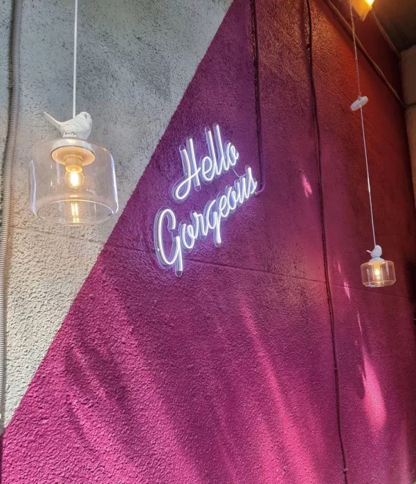 Кофейня-коворкинг Chocolate Bar Secret Garden в Санкт-Петербурге: Бизнес, Место для работы, Десерты, Где работать, Кофейня, Для работы, Кофе, Можно с ноутбуком, Салаты, 