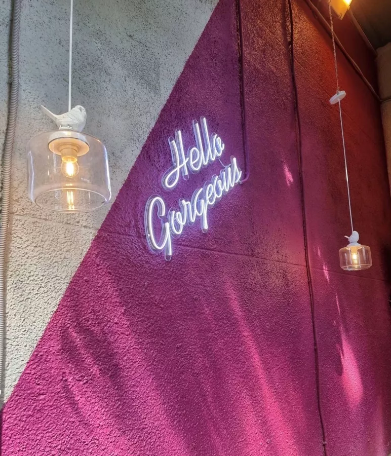 Кофейня-коворкинг Chocolate Bar Secret Garden в Санкт-Петербурге: Бизнес, Место для работы, Десерты, Где работать, Кофейня, Для работы, Кофе, Можно с ноутбуком, Салаты,