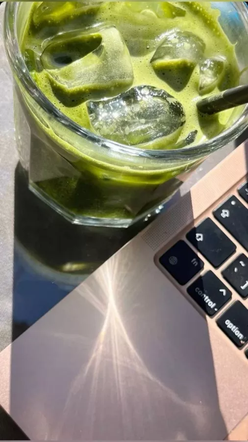 Кофейня-коворкинг Chocolate Bar Secret Garden в Санкт-Петербурге: Бизнес, Место для работы, Десерты, Где работать, Кофейня, Для работы, Кофе, Можно с ноутбуком, Салаты,