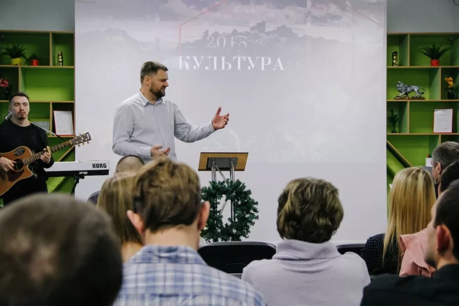Коворкинг-центр Free people в Екатеринбурге: Коворкинг, Место для работы, Рабочее место, Аренда рабочих мест, Аренда офиса , Аренда кабинета, Аренда помещений, Индивидуальный офис, Где работать, Для работы, Бизнес центр, Деятельность,