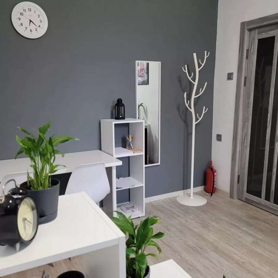 Коворкинг Uwork.place в Екатеринбурге: Коворкинг, Для психолога, Место для работы, Где работать, Рабочее место, Бизнес центр, Деятельность,