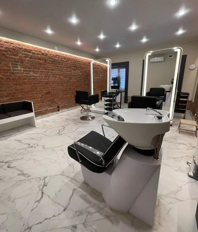 Конференц-залы и бьюти-коворкинг Station в Санкт-Петербурге: Коворкинг , Beauty коворкинг, Beauty мастер , Для Beauty мастера, Парикмахер, Маникюр, Конференц-залы, Визажист, Место для работы, Аренда рабочих мест, Аренда офиса, Аренда кабинета,