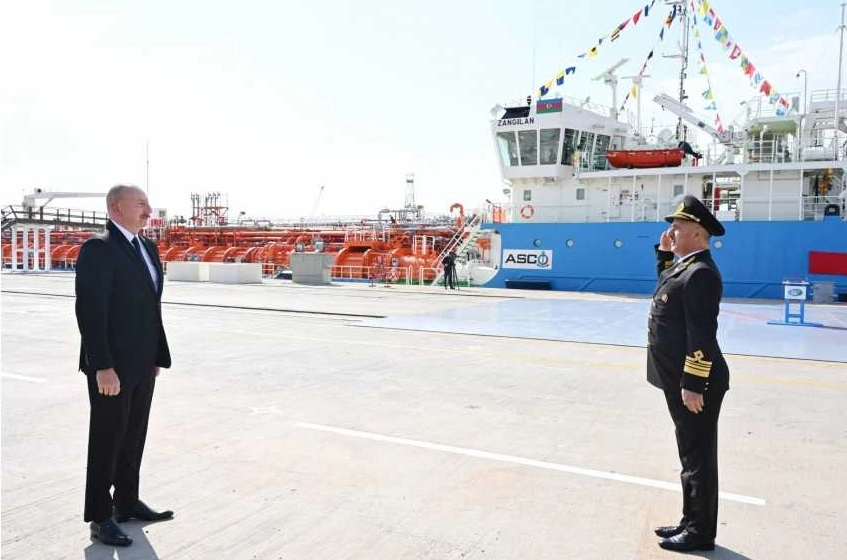 Азербайджанское Каспийское Морское Пароходство в Баку: Портовые Услуги, Судоремонт, Оффшорные Услуги, Транспортный Флот, Отгрузки, Специализированный Флот,