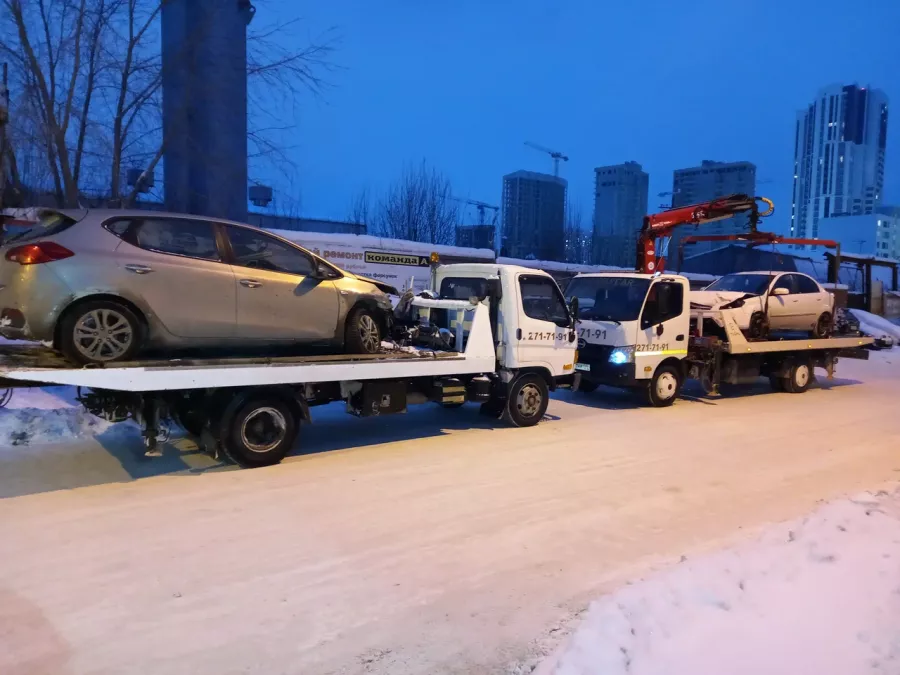 Uralhelpcar - Эвакуатор в Екатеринбурге в Екатеринбурге: Эвакуатор, Эвакуатор с Манипулятором, Эвакуатор Круглосуточно, Эвакуатор Екб, Эвакуатор Мото, Эвакуатор Грузовой, Эвакуатор Легковой, Перевозка Лодок,