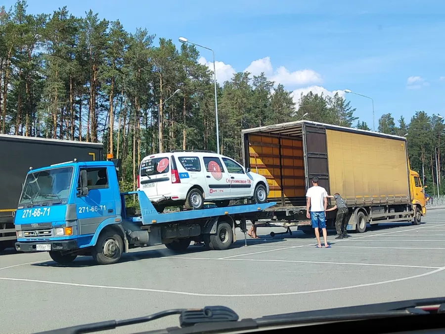 Фаст Хелп - Эвакуатор в Екб и Области в Екатеринбурге: Эвакуатор, Эвакуатор с Манипулятором, Эвакуатор Круглосуточно, Перевозка Авто, Эвакуатор Мото, Эвакуатор Грузовой, Эвакуатор Легковой, Эвакуатор Екб, Заправка Кондиционера, Перевозка СпецТехники,