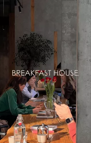 Коворкинг - кафе Breakfast house  в  Новосибирске