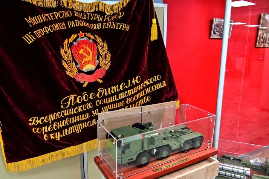 Музей Брянский государственный краеведческий музей в Брянске: Музей, Культура, Чилим, Искусство, История, Виртуальный музей, Прошлое, Искусство России , Современный музей , Выставочный зал , Творчество, Экскурсия,