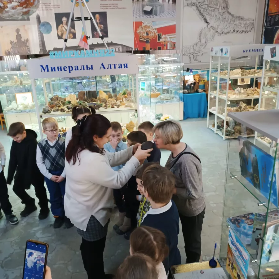 Музей Мир камня в Барнауле: Музей, Культура, Чилим, Искусство, История, Виртуальный музей, Прошлое, Искусство России , Современный музей , Выставочный зал , Творчество, Экскурсия,