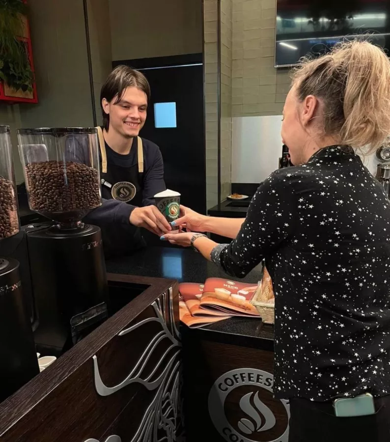 Кофейня- коворкинг Coffeeshop company в Санкт-Петербурге: Кофейня- коворкинг, Можно с ноутбуком, Кофейня, Место для работы, Где работать, Для работы, Коворкинг, Кофе, Кафе, Десерты,