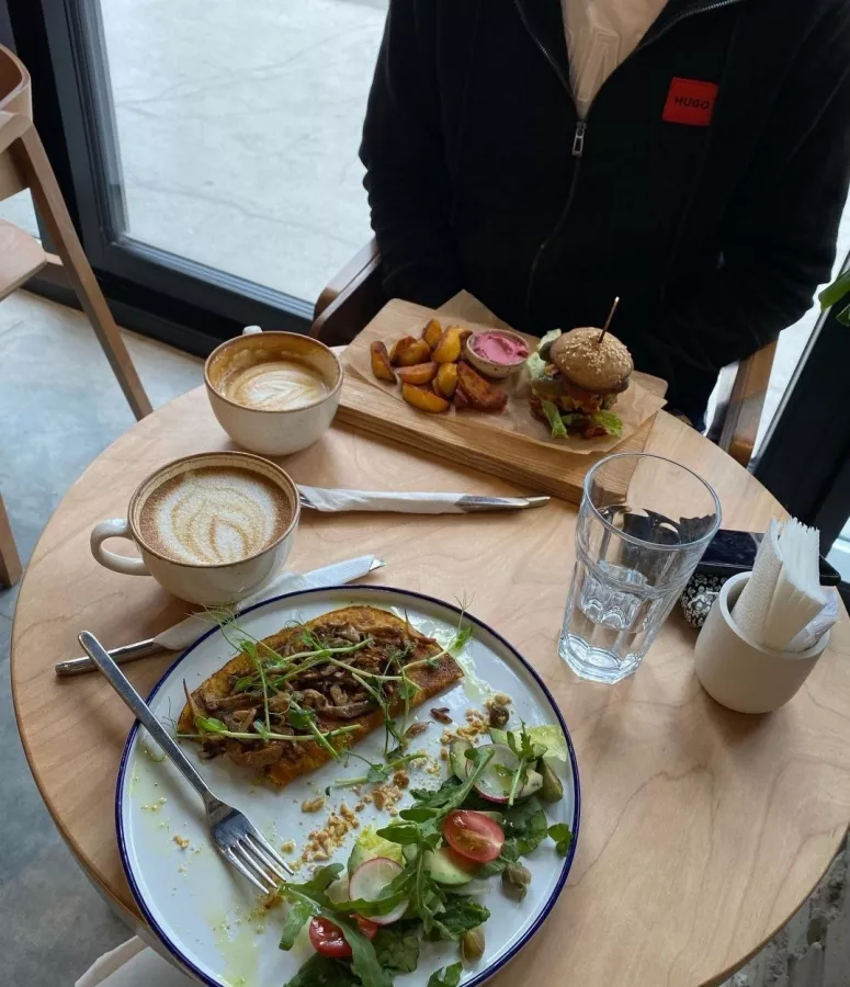 Кофейня- коворкинг Garden room coffee в Новосибирске: Можно с ноутбуком, Кофейня коворкинг, Кофейня, Фрилансер, Кофе с собой, Кафе, Кофе, Кофейня- коворкинг, Место для работы, Где работаеть, Коворкинг,