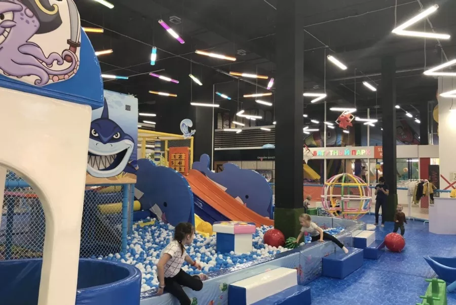 Парк развлечений Тропики Kids в Уфе: Парк аттракционов , Парк развлечений , Парк, Детский парк, Детский праздник , Семейный отдых , Для детей и взрослых , Аттракционы , Горки,