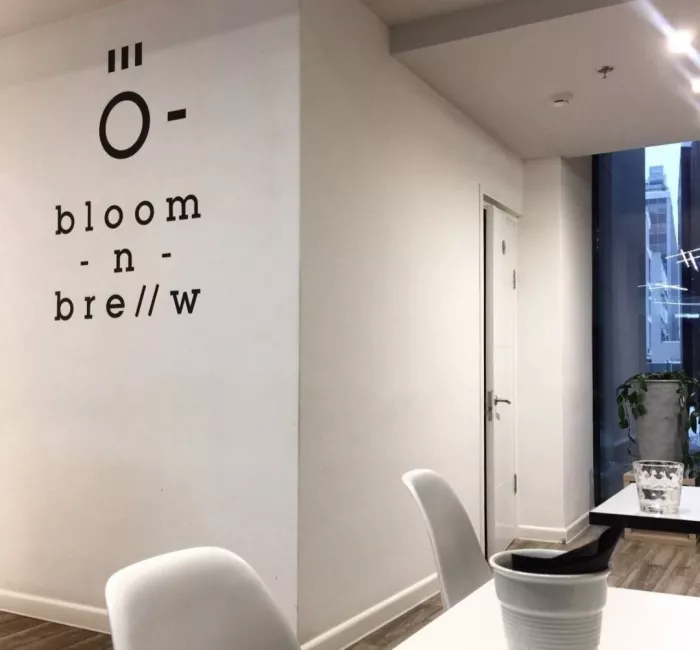 Кофейня- коворкинг Bloom n-brew в Москве: Бизнес, Можно с ноутбуком, Кофе, Коворкинг, Кофейня, Кафе, Место для работы, Где работать, Для работы, 