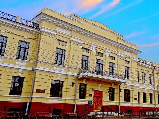 Волгоградский областной краеведческий музей Мемориальный музей-квартира Луконина М. К. в Волгограде: Музей, Культура, Чилим, Искусство, История, Дом - музей, Прошлое, Искусство России , Современный музей , Выставочный зал , Творчество, Экскурсия,