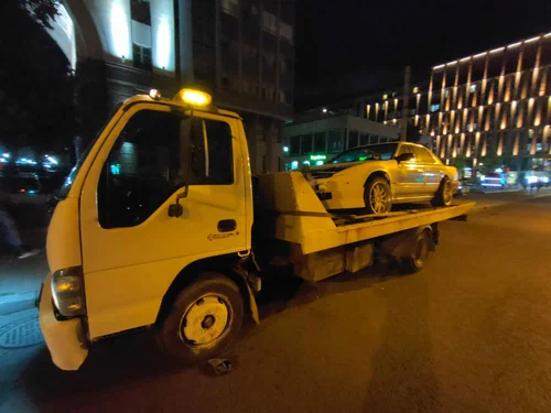 Эвакуация автомобилей Эва-Питер в Санкт-Петербурге: Мотоэвакуатор , Грузовой Эвакуатор , Подвоз Топлива, Запуск Двигателя, Снятие Блокираторов, Открытие Капота, Открытие Багажника , Замена Предохранителей, Замена Ламп, Замена Фильтров,