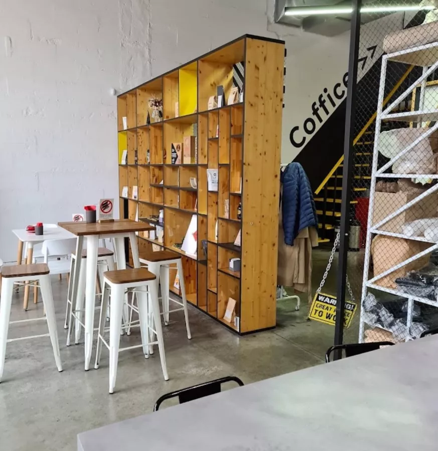 Кофейня- коворкинг SIBARISTICA в Санкт-Петербурге: Фрилансер, Можно с ноутбуком, Кофейня- коворкинг, Кофейня, Коворкинг, Месту для работы, Тихое место, Кофе, Кафе, Завтрак, Кофе с собой,