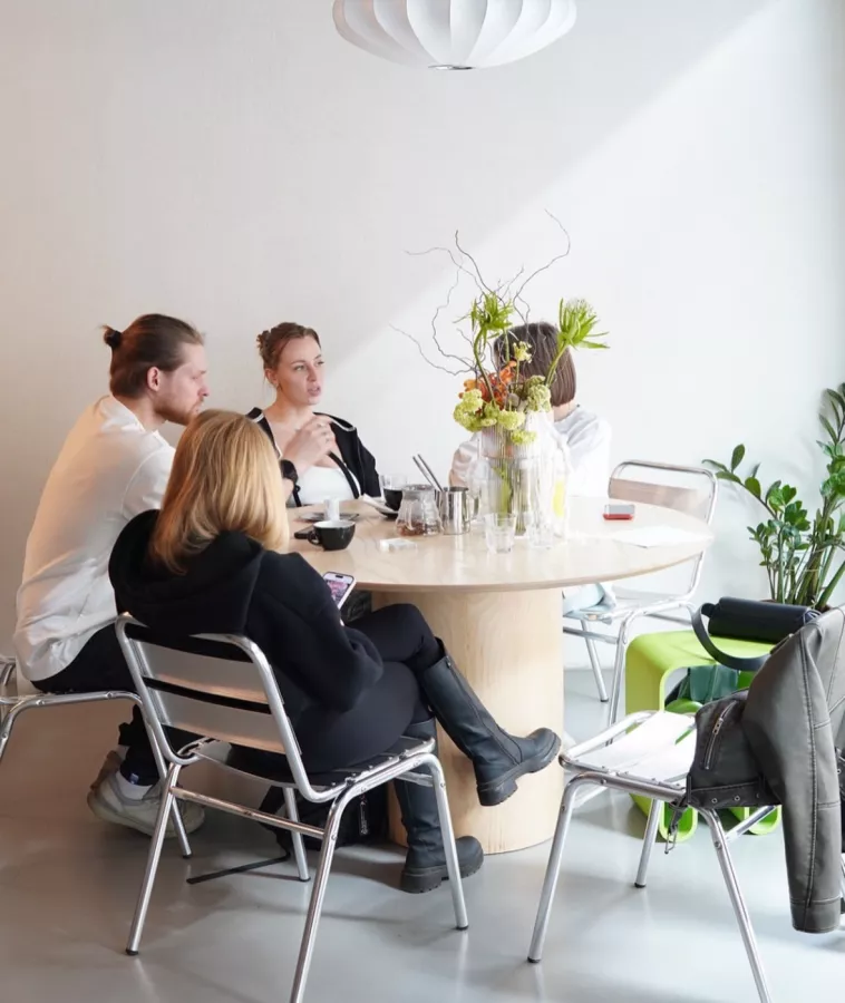 Кофейня- коворкинг Civil Coffee в Санкт-Петербурге: Кофейня- коворкинг, Фрилансер, Можно с ноутбуком, Можно с собакой, Dog friendly, Место для работы, Где работать, Кофейня, Коворкинг, Кофе, Завтрак, Тихое место,