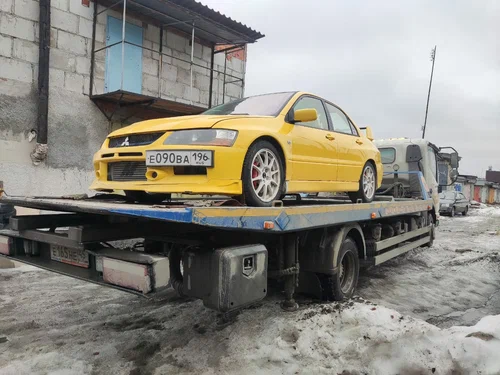 Эвакуация автомобилей Помогаторъ в Екатеринбурге: Подвоз Топлива, Запуск Двигателя, Замена Колес, Заряд Аккумулятора, Отогрев Автомобиля, Междугородные Перевозки, Прикур Автомобиля,