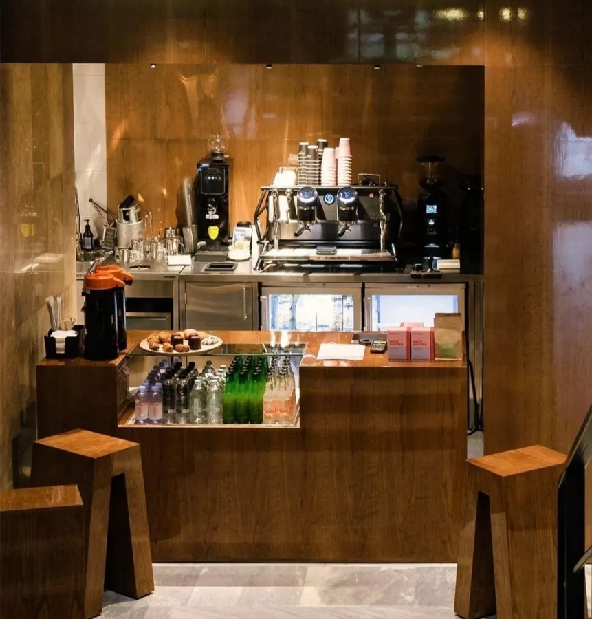 Кофейня- коворкинг Rebellion Clubhouse в Москве: Кофейня- коворкинг, Можно с ноутбуком , Фрилансер , Для работы , Место для работы , Где работать , Кофейня коворкинг , Кофейня , Кафе, Десерты , Завтрак,
