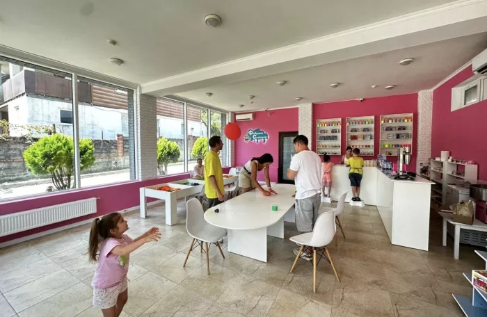 Парк развлечений Фабрика слаймов  в  Красной Поляне