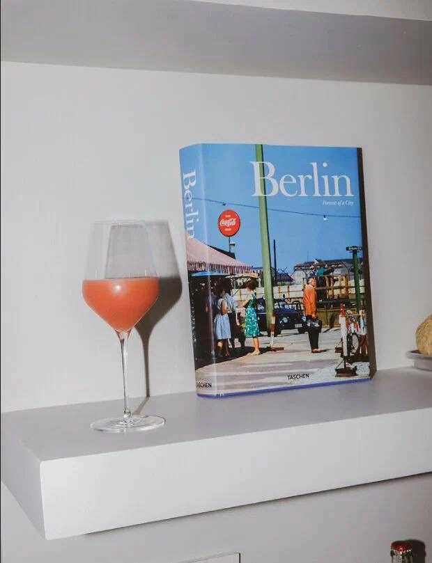 Кофейня- коворкинг from Berlin в Москве: Можно с ноутбуком , Кофейня- коворкинг, Кафе, Кофе, Кофейня , Чай, Завтрак, Кофе с собой , Летняя веранда , Терраса , Летник, Фрилансер ,