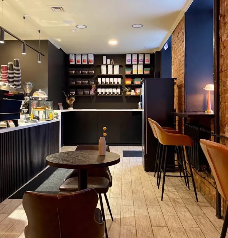 Кофейня- коворкинг That place в Москве: Можно с ноутбуком , Фрилансер , Кофейня, Кофе, Кафе, Кофе с собой , Летняя веранда , Кофейня- коворкинг, Терраса , Летник, Где работать , Место для работы , Коворкинг ,